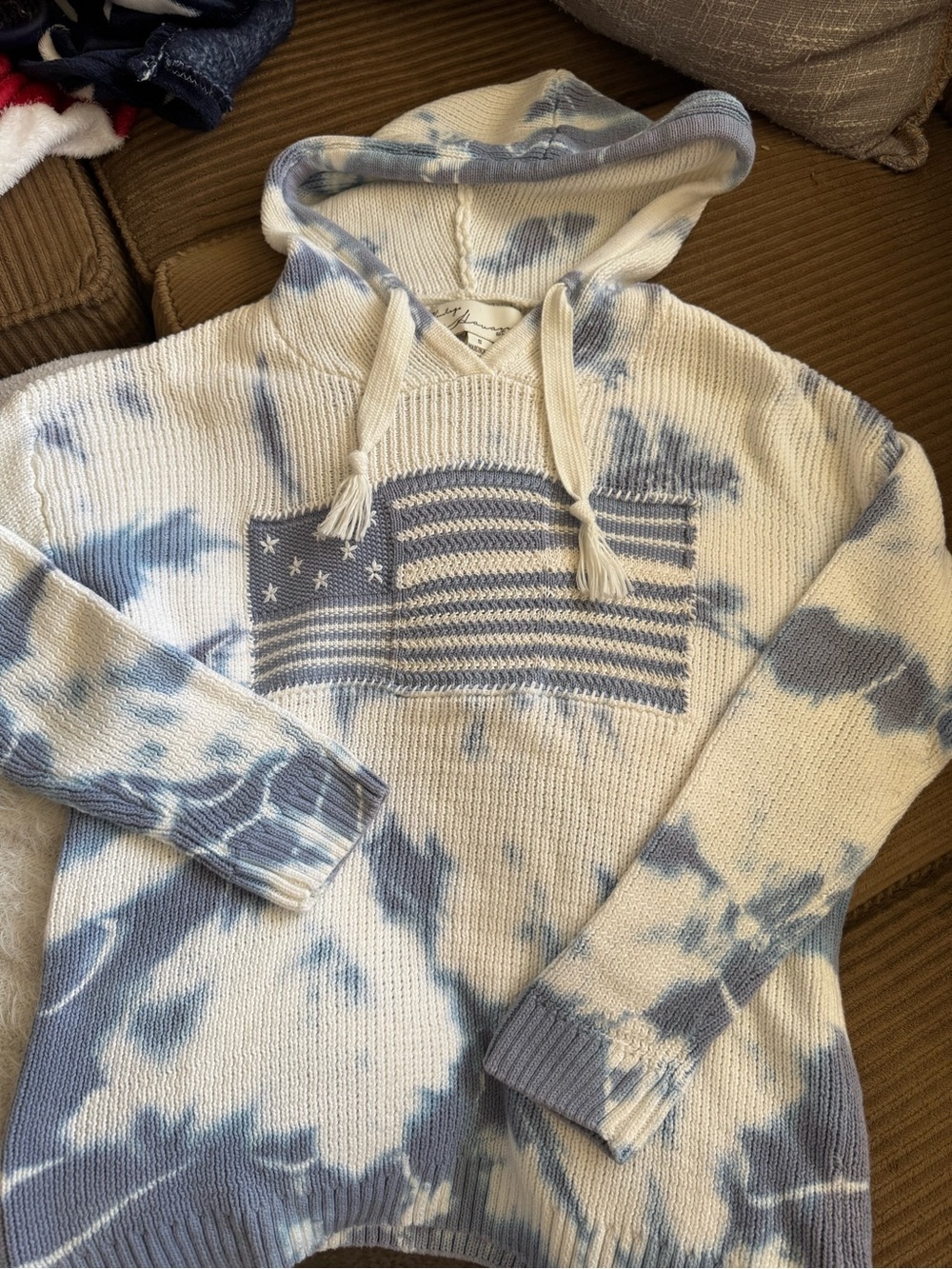 Vintage Havana White and Light Blue Knit Women's Sweater American Flag detail.